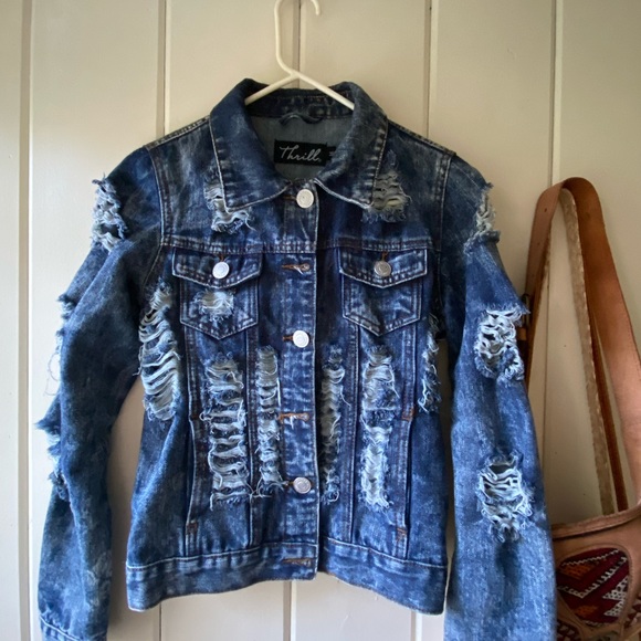 Jean jacket with tears and rose embroidery - Picture 2 of 4